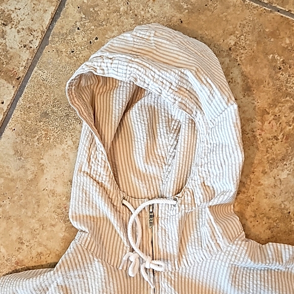 Babe Didrikson Seersucker Hooded Tan and White Striped Jacket - Picture 4 of 6